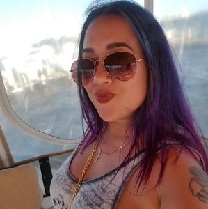 Meet your Posher, Sandy